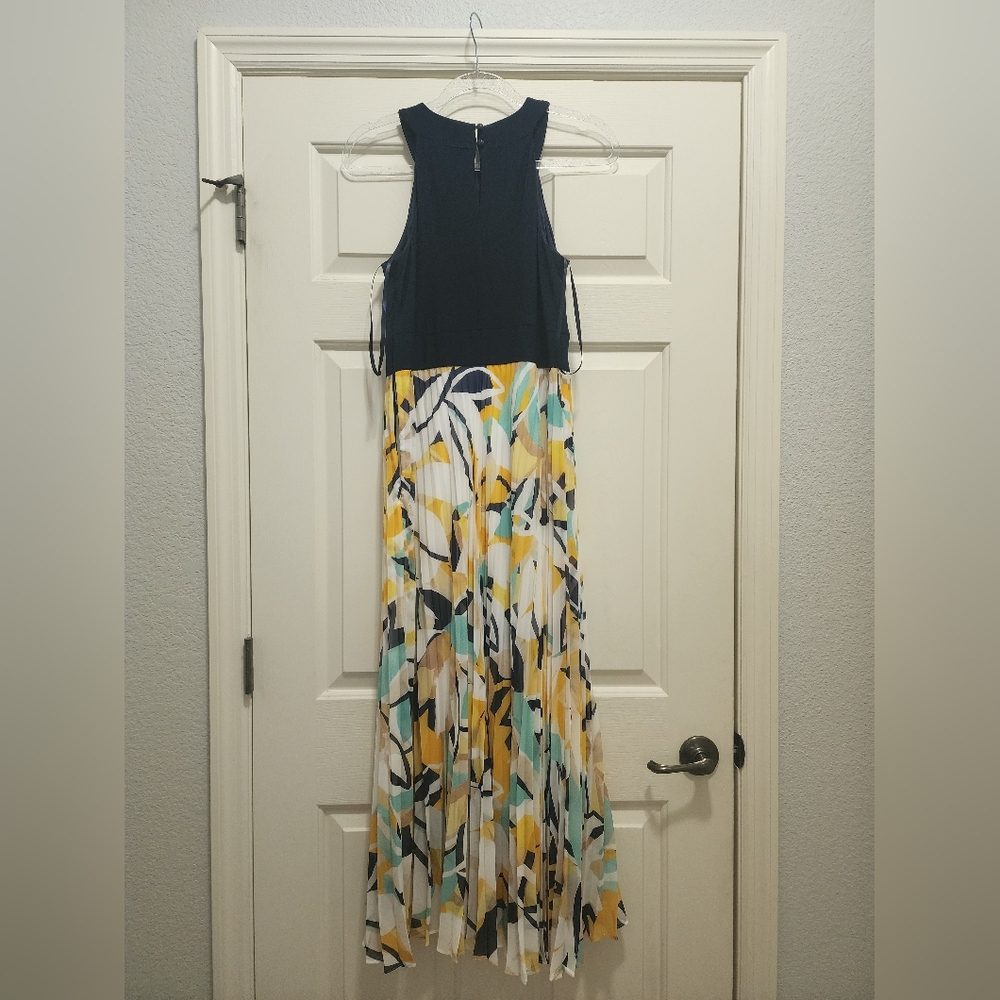 Sandra Darren Brand Size 6 Maxi Dress in Navy, Blue, Yellow with Pleated Skirt - Picture 4 of 5